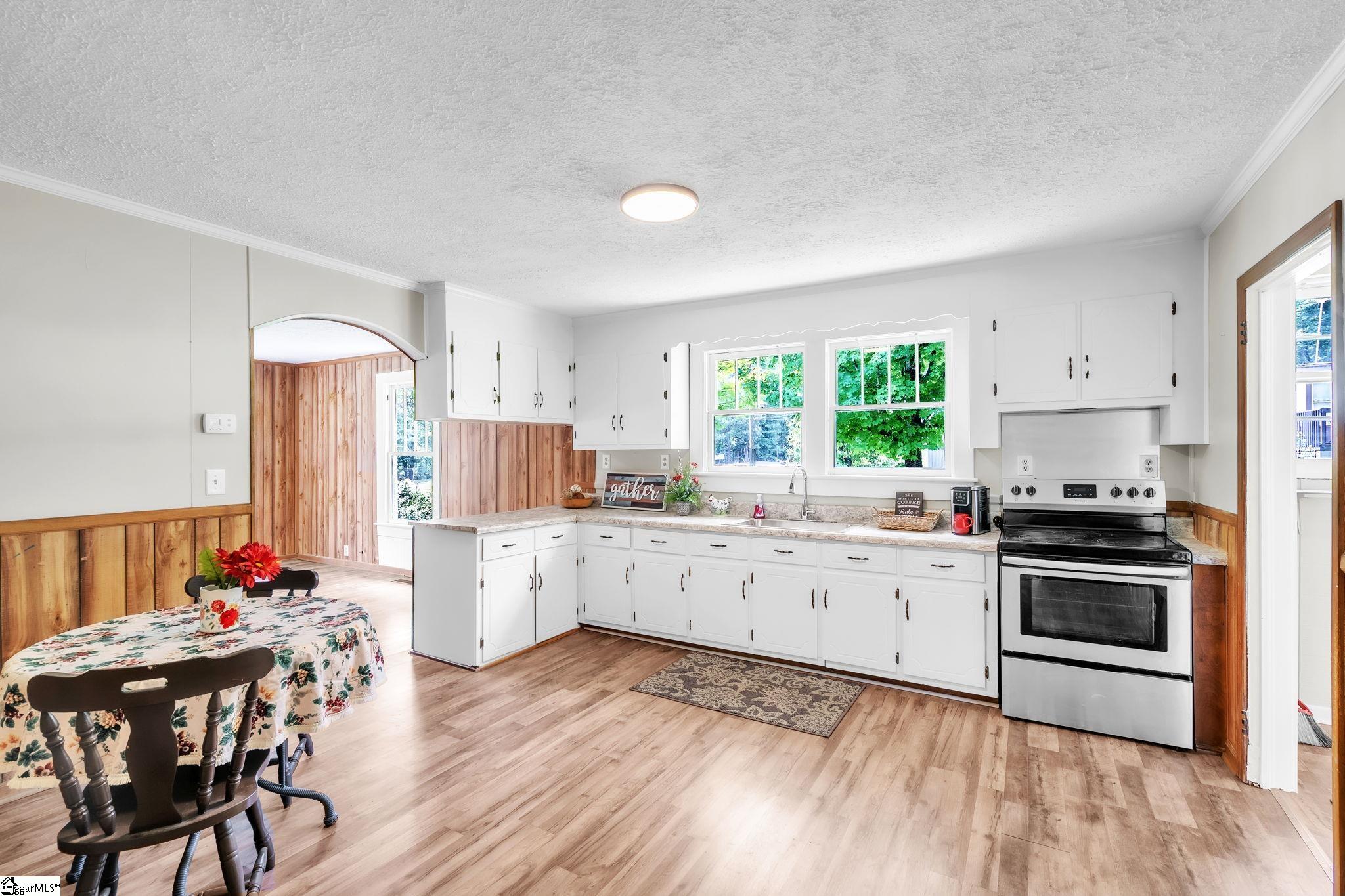 704 Slater Road Marietta, SC 29661 - Photo 12 of 30 Gallery Image 12