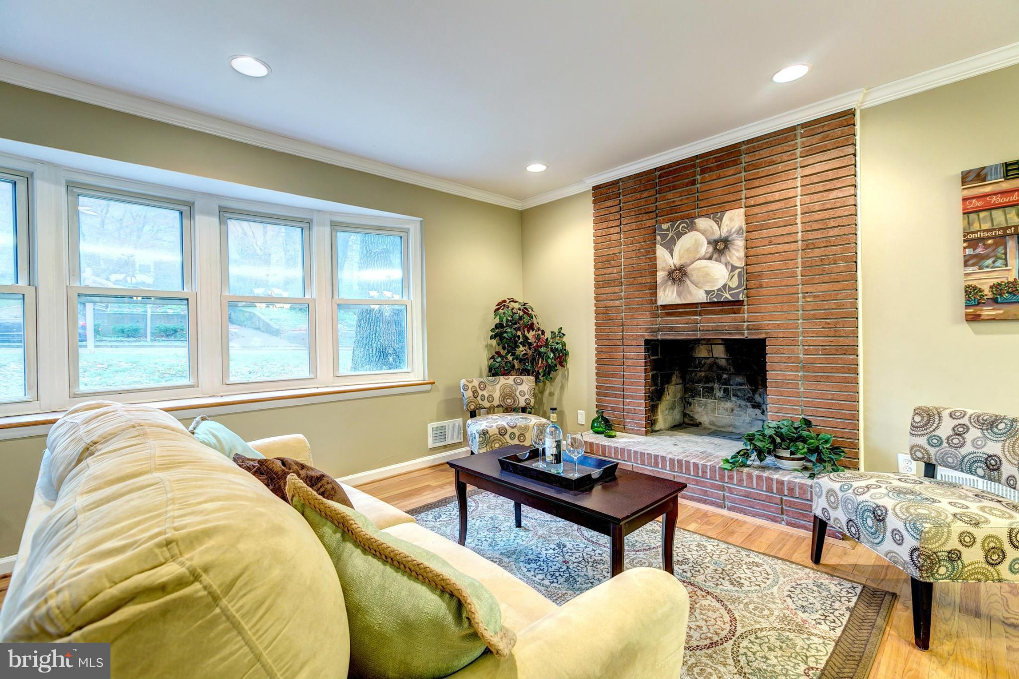 6708 Glenkirk Road Baltimore, MD 21239 - Photo 4 of 30 Great Space For Entertaining