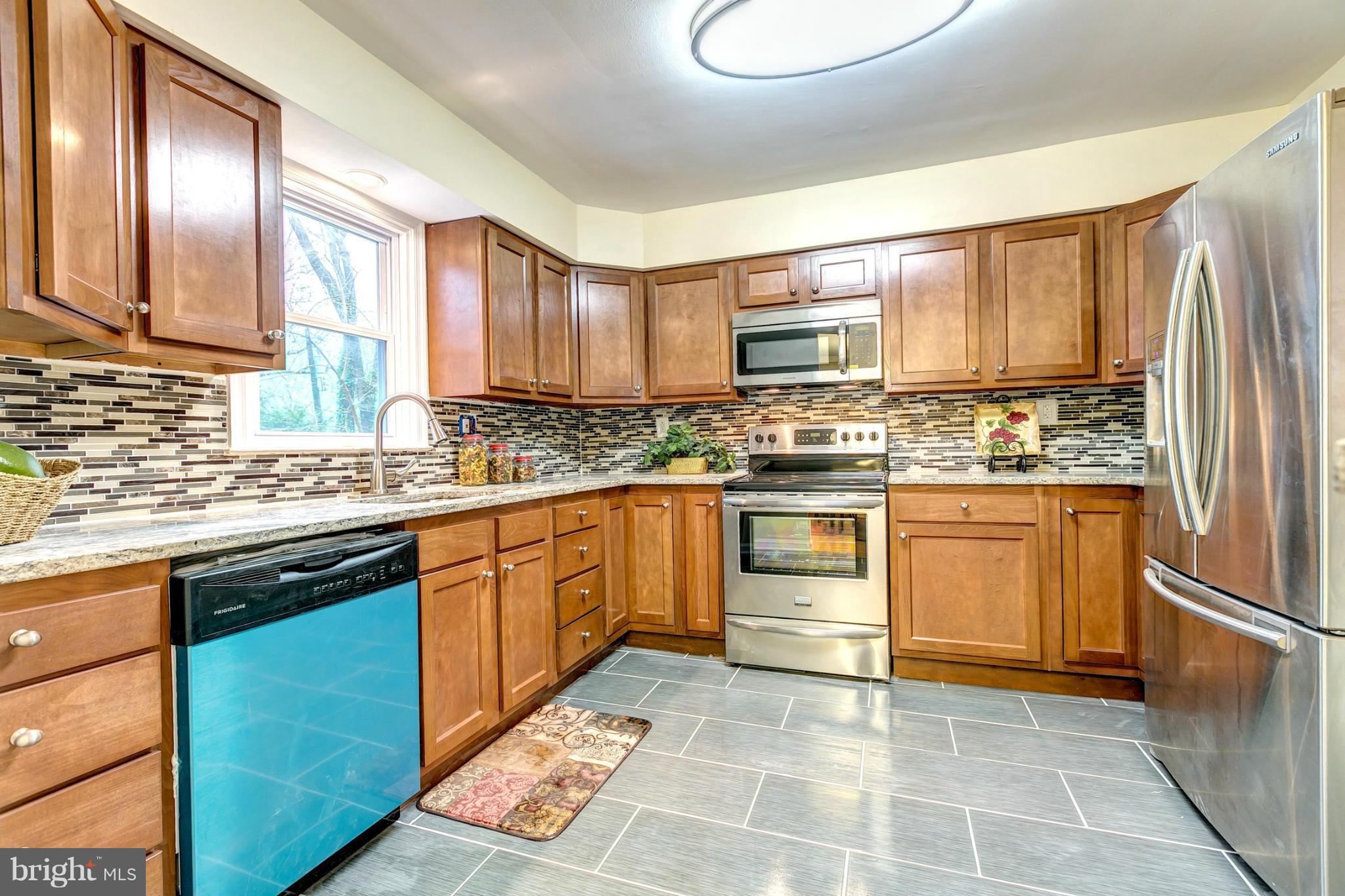 6708 Glenkirk Road Baltimore, MD 21239 - Photo 9 of 30 Chefs Kitchen