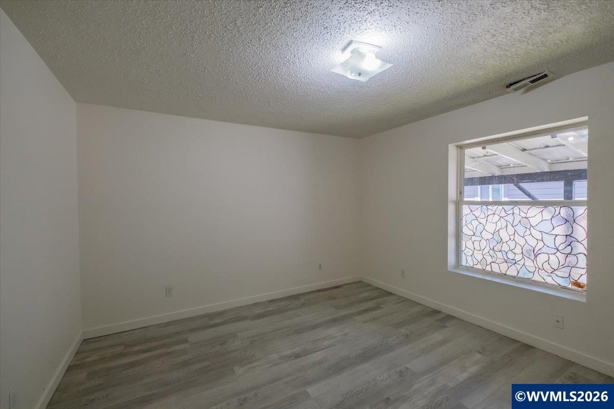 925 21st Avenue Southwest Albany, OR 97321 - Photo 16 of 28