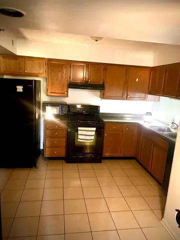 $162,900 | 18600 Village West Drive, Unit 206, Hazel Crest, IL 60429