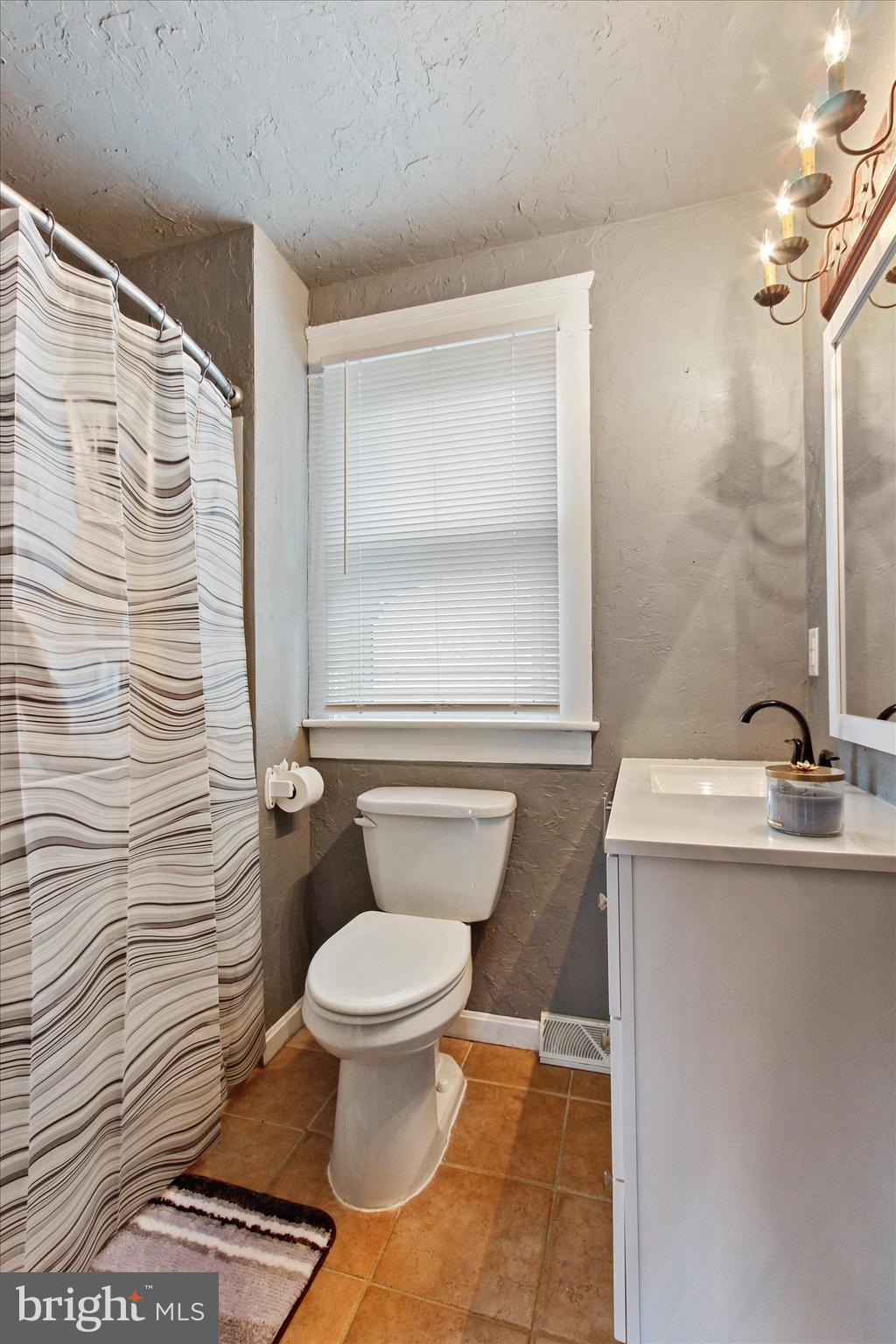 249 West Jackson Street Spring Grove, PA 17362 - Photo 16 of 28 Gallery Image 16