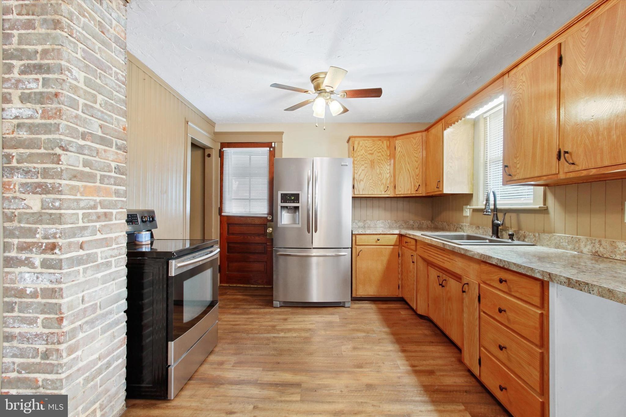 249 West Jackson Street Spring Grove, PA 17362 - Photo 8 of 28 Gallery Image 8