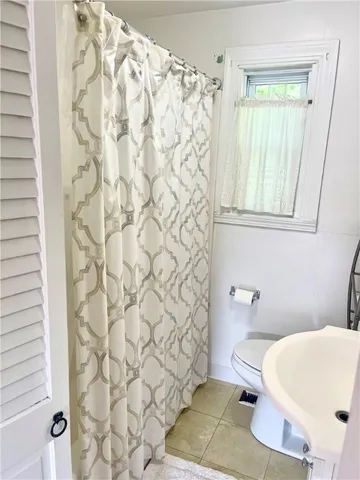 $1,750 | 74 Orchard Avenue, Middletown, RI 02842