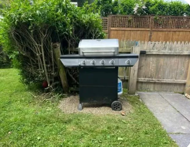 $1,750 | 74 Orchard Avenue, Middletown, RI 02842