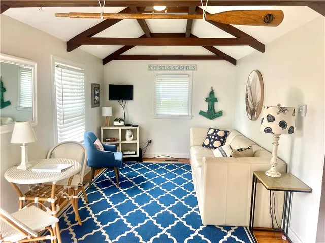 $1,750 | 74 Orchard Avenue, Middletown, RI 02842