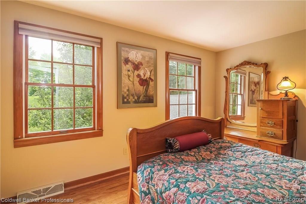 25348 Farmington Road Farmington Hills, MI 48336 - Photo 17 of 27