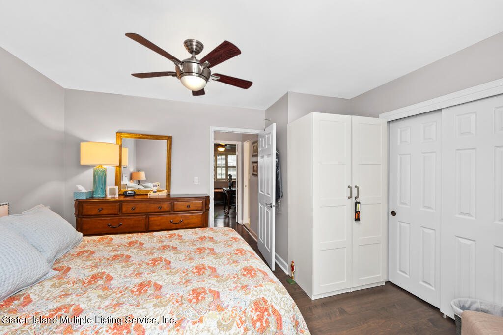 19 Seneca Loop Staten Island, NY 10314 - Photo 17 of 31 17