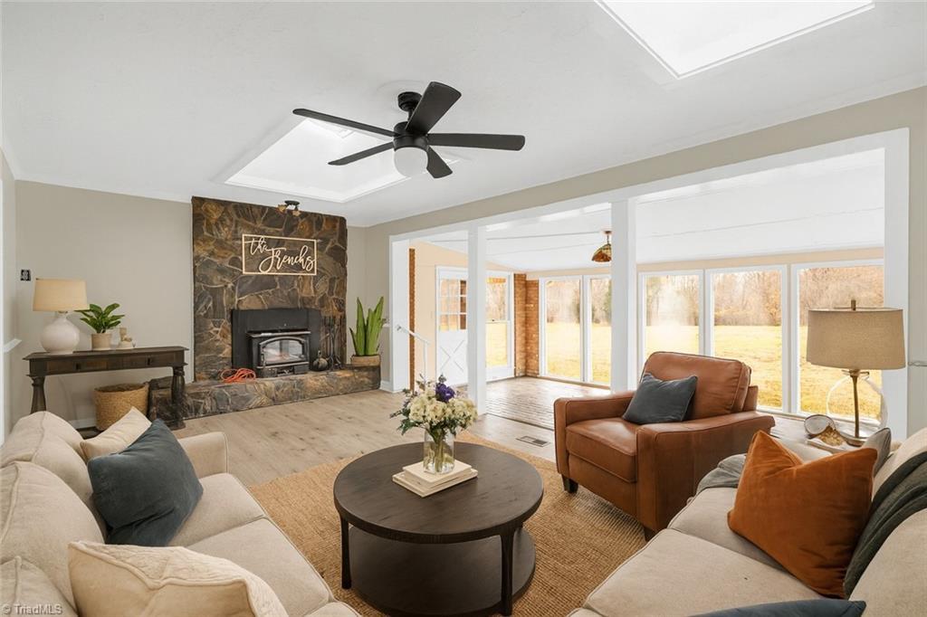 871 Gold Hill Road Madison, NC 27025 - Photo 15 of 38 Family Room Staged