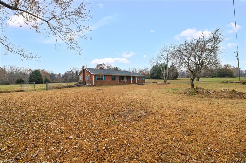 871 Gold Hill Road Madison, NC 27025 - Photo 4 of 38