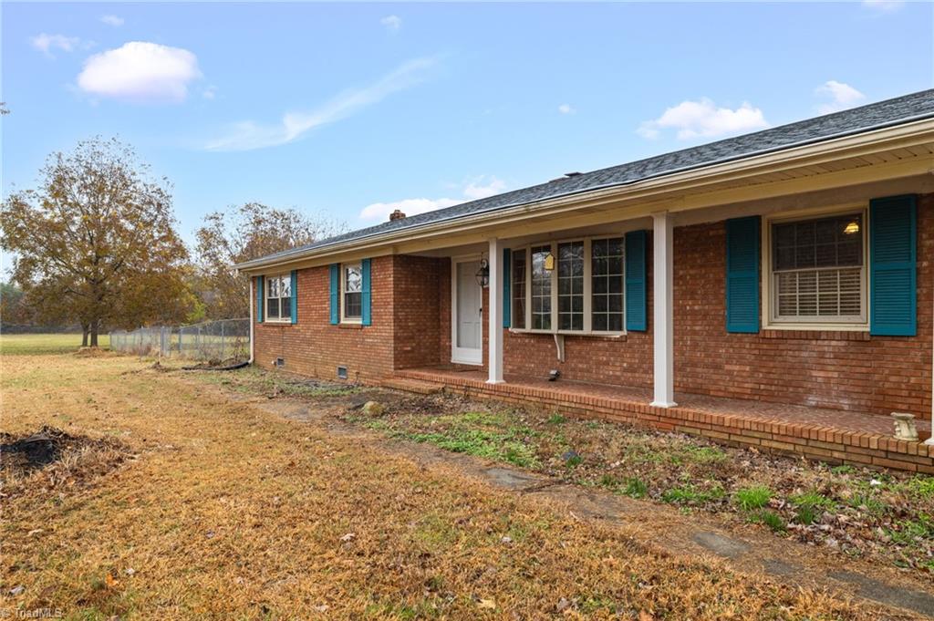 871 Gold Hill Road Madison, NC 27025 - Photo 6 of 38