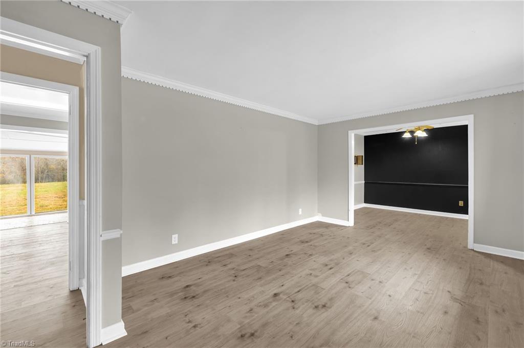 871 Gold Hill Road Madison, NC 27025 - Photo 9 of 38 Living Room