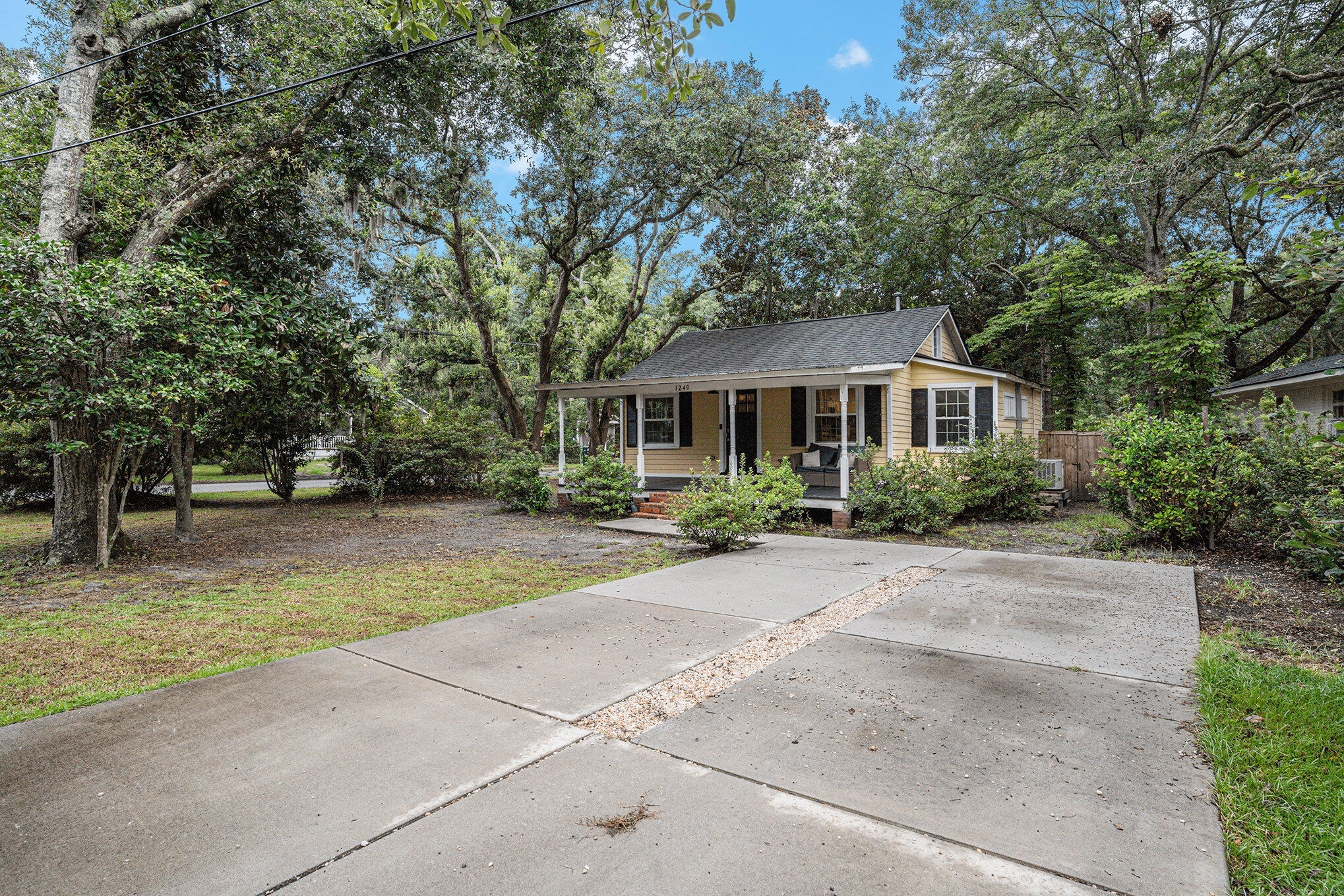 1249 Wisteria Road Charleston, SC 29407 - Photo 3 of 31 002_dsc01414
