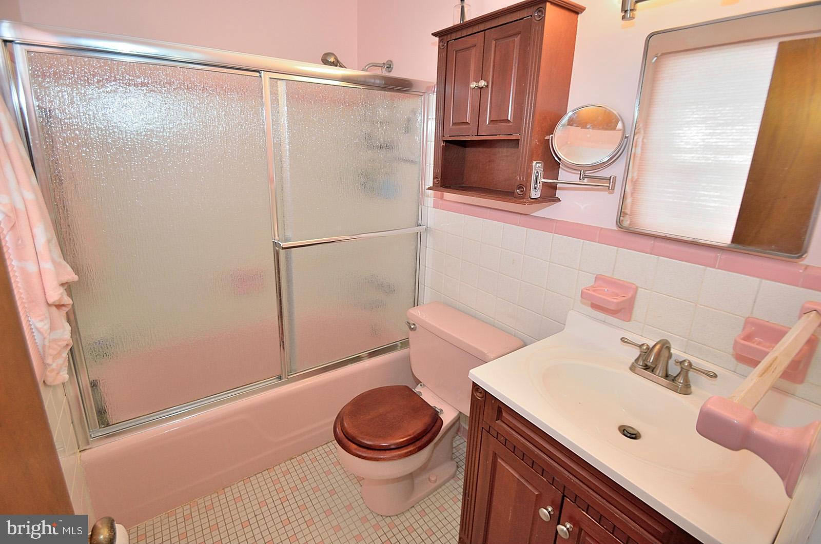 309 Dry Mill Road Southwest Leesburg, VA 20175 - Photo 11 of 22 Bath (Master)