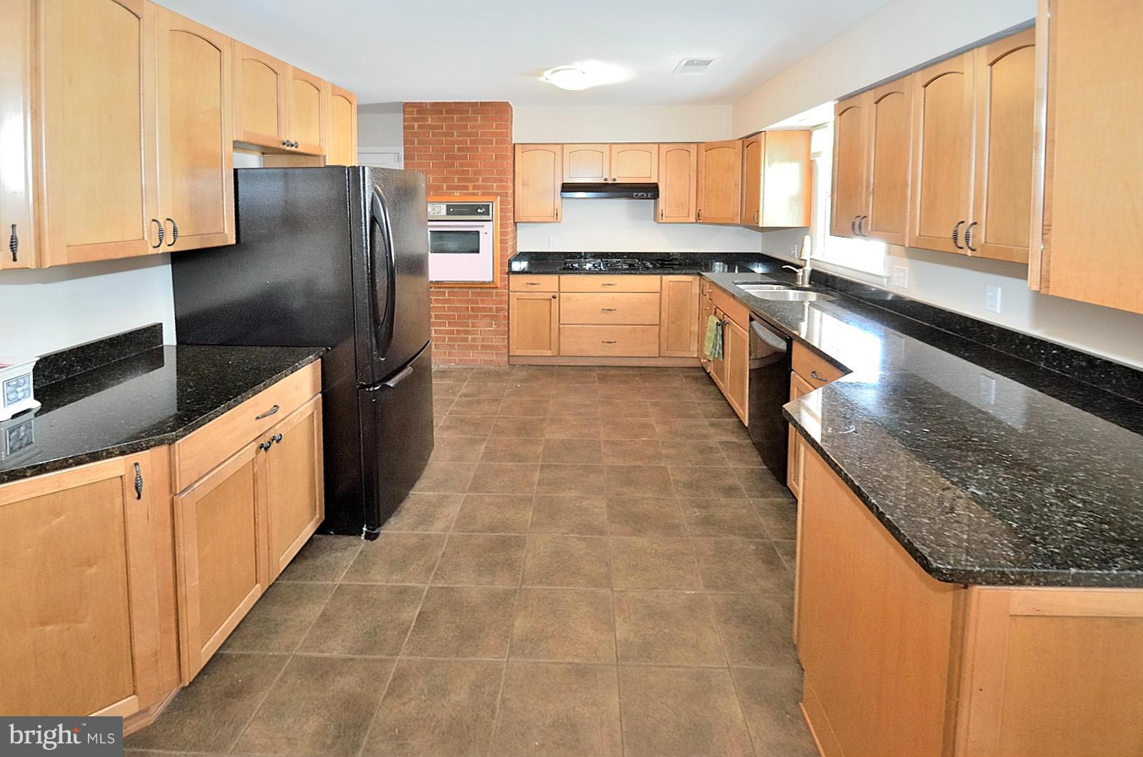 309 Dry Mill Road Southwest Leesburg, VA 20175 - Photo 4 of 22 Kitchen