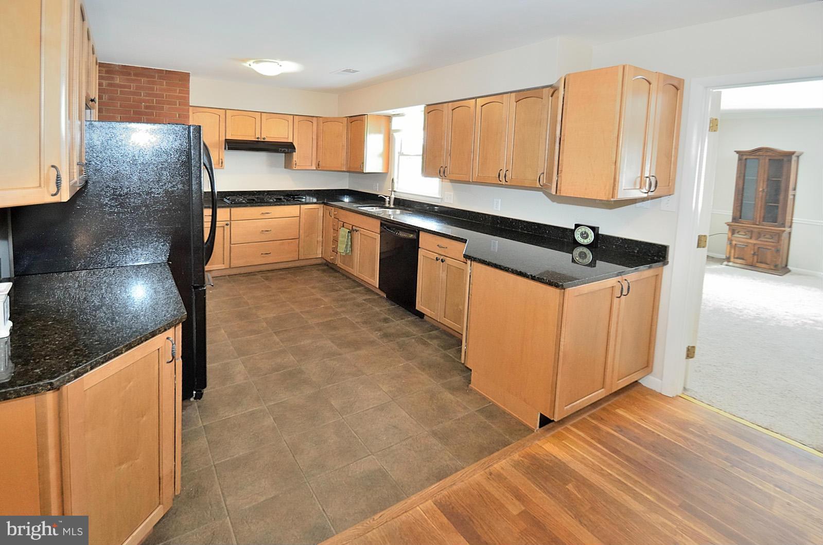 309 Dry Mill Road Southwest Leesburg, VA 20175 - Photo 5 of 22 Kitchen