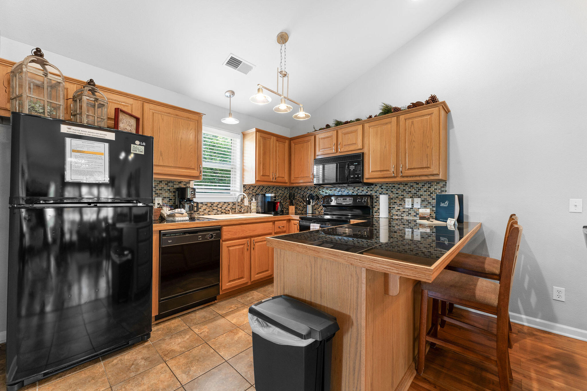 144 Oak Lane, Unit 144 Reeds Spring, MO 65737 - Photo 4 of 33 Kitchen