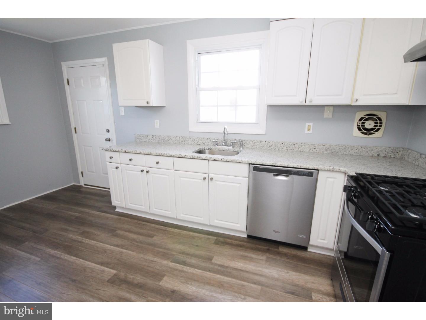 128 Beechwood Road Brookhaven, PA 19015 - Photo 10 of 20 Kitchen