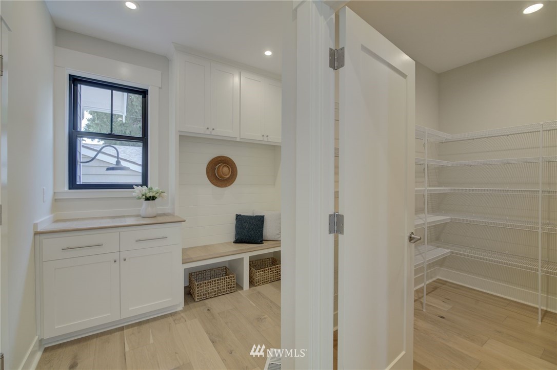 10121 Northeast 190th Street Bothell, WA 98011 - Photo 13 of 26 Gallery Image 13
