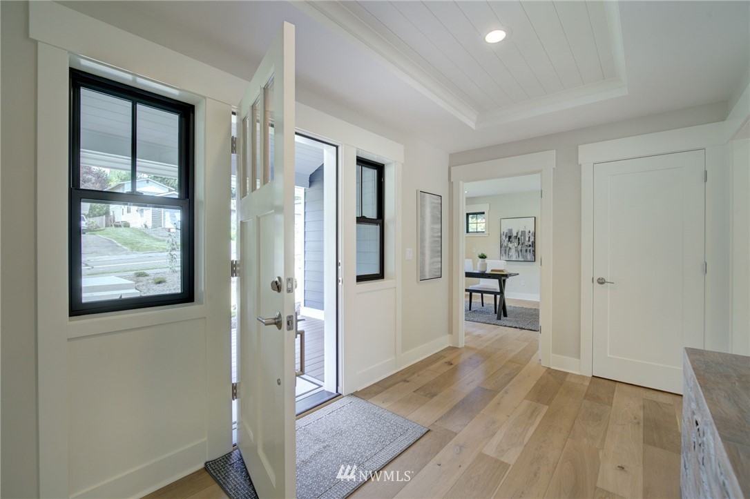 10121 Northeast 190th Street Bothell, WA 98011 - Photo 4 of 26 Gallery Image 4