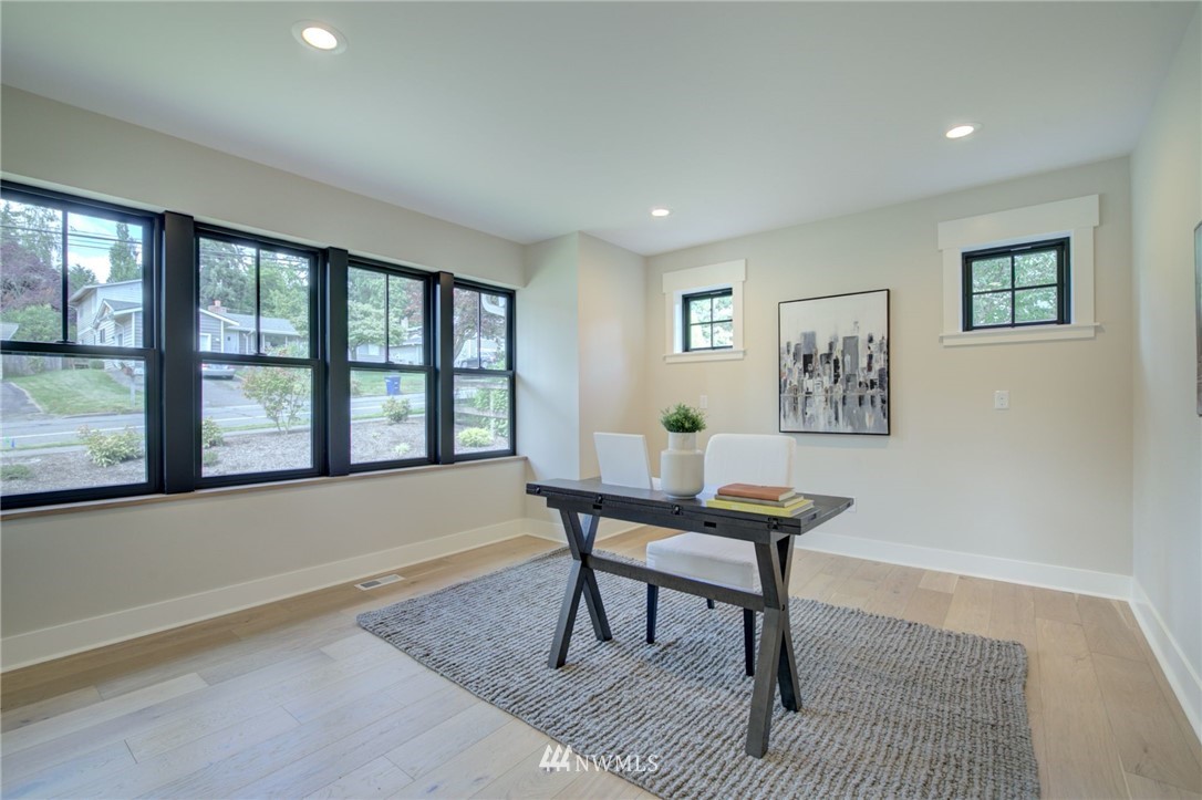 10121 Northeast 190th Street Bothell, WA 98011 - Photo 5 of 26 Gallery Image 5