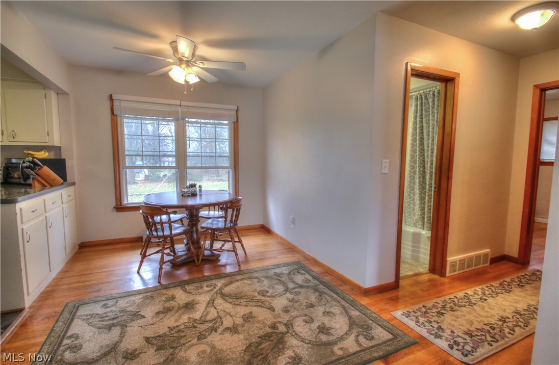 25847 Highland Road Cleveland, OH 44143 - Photo 9 of 34