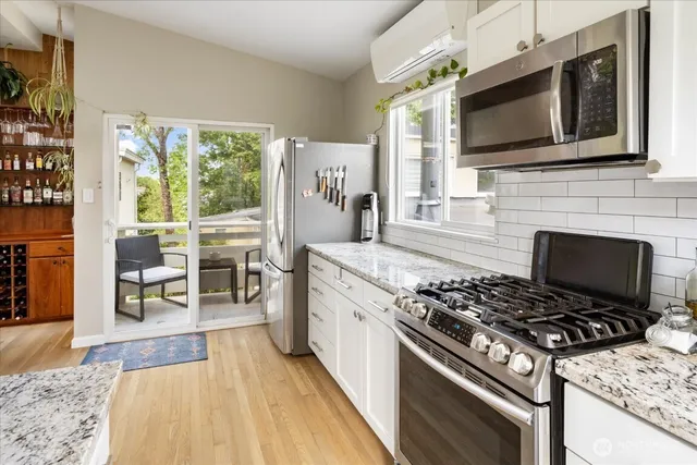 $3,850 | 1724 26th Avenue, Seattle, WA 98122