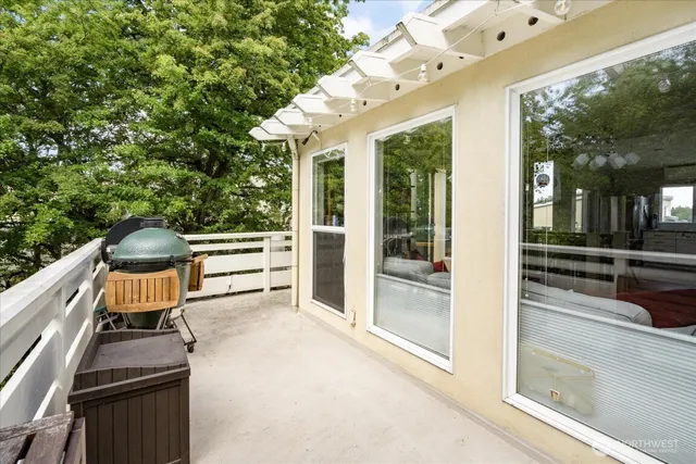 $3,850 | 1724 26th Avenue, Seattle, WA 98122