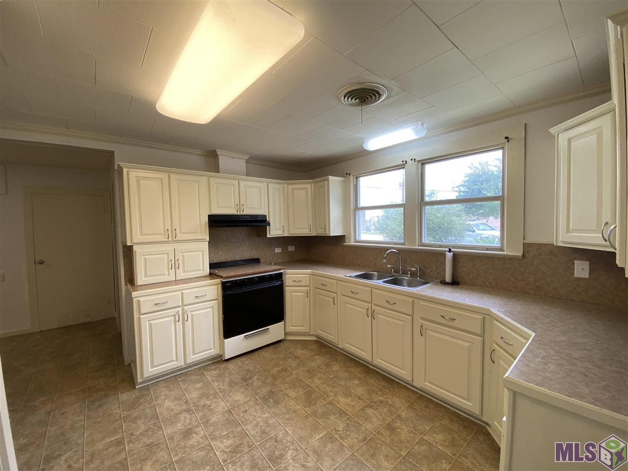 1605 Ridgefield Road Thibodaux, LA 70301 - Photo 4 of 13 Gallery Image 4