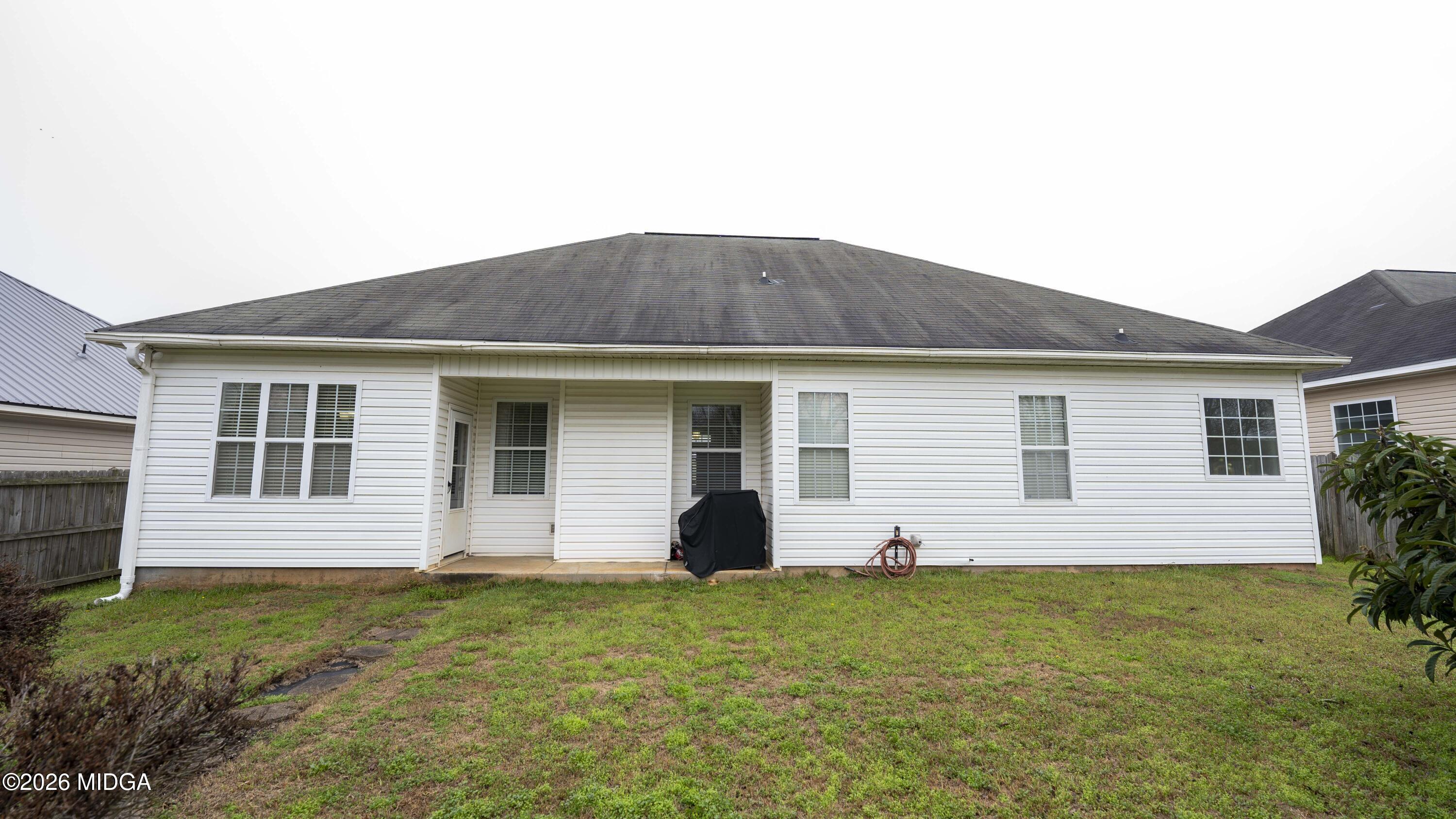 207 Broderick Circle Warner Robins, GA 31088 - Photo 32 of 33 a view of a house with a yard