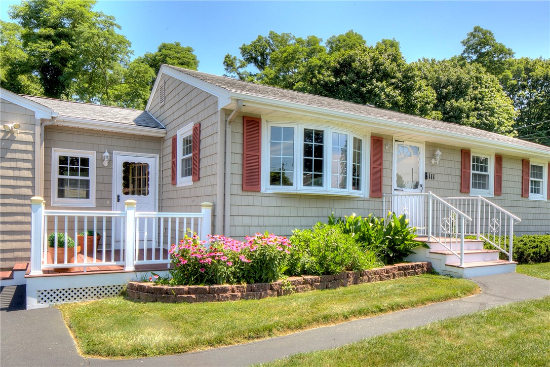 111 Mail Coach Road Portsmouth, RI 02871 - Photo 2 of 28 Gallery Image 2