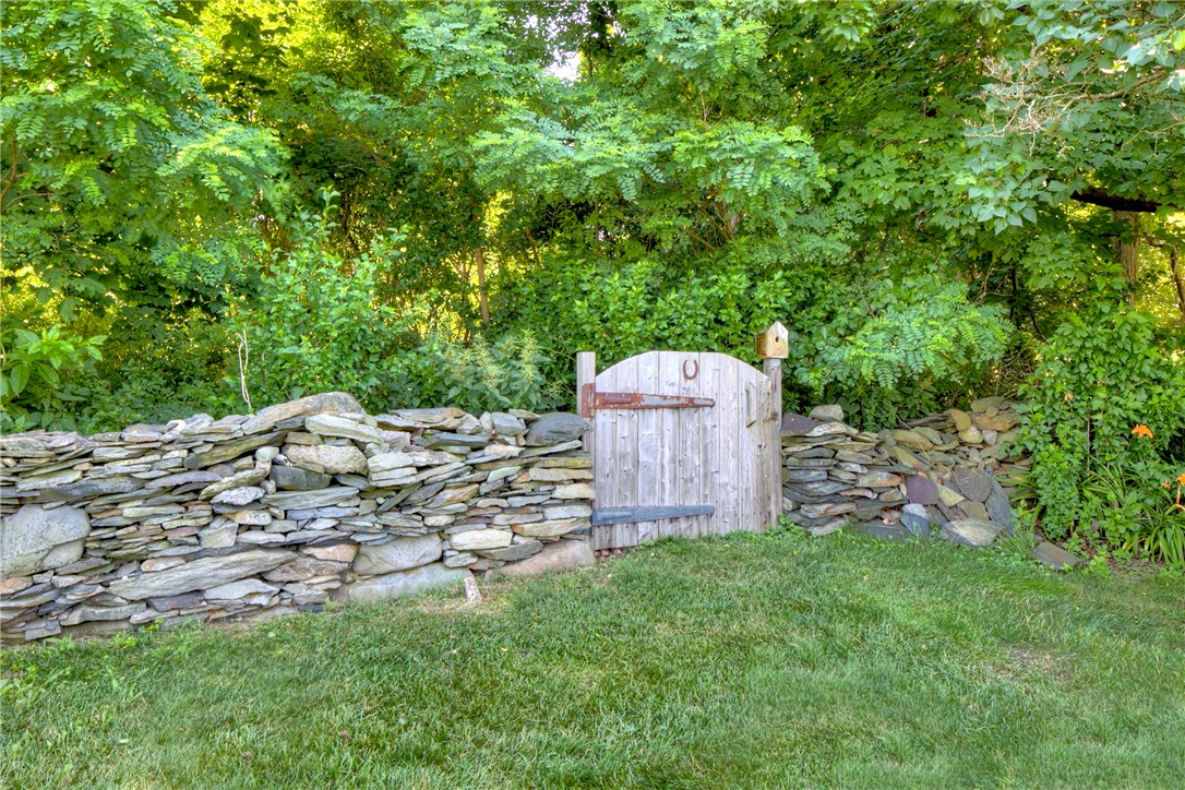 111 Mail Coach Road Portsmouth, RI 02871 - Photo 23 of 28 Gallery Image 23