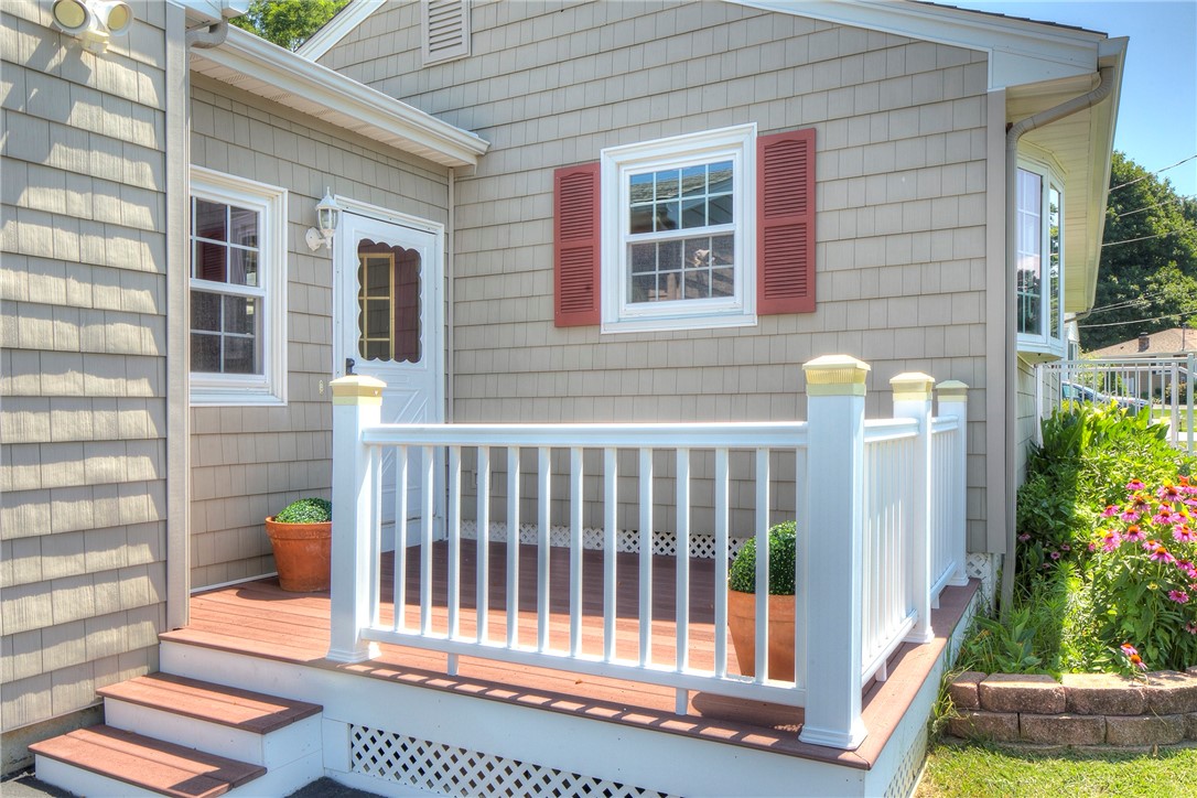 111 Mail Coach Road Portsmouth, RI 02871 - Photo 5 of 28 Gallery Image 5