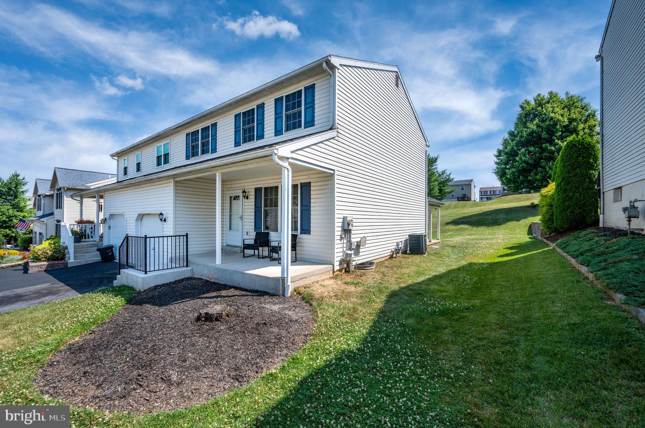 391 Sioux Court Reading, PA 19608 - Photo 5 of 43