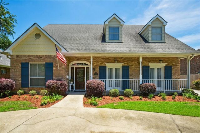 $500,000 | 933 Christana Place, Gretna, LA 70056