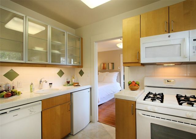 $2,500 | 301 North Hudson Avenue, Unit 303A, Pasadena, CA 91101