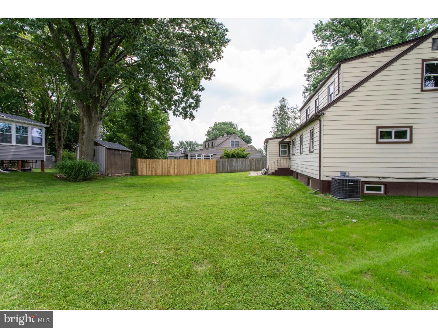 206 Crestview Road Hatboro, PA 19040 - Photo 2 of 25 Gallery Image 2