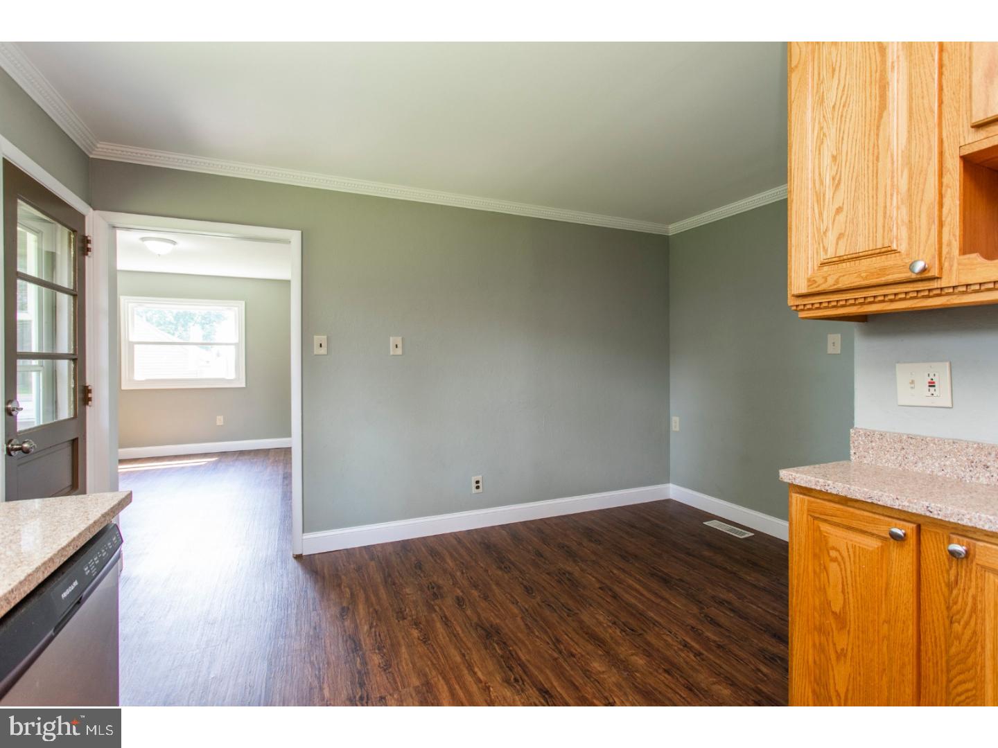 206 Crestview Road Hatboro, PA 19040 - Photo 12 of 25 Gallery Image 12