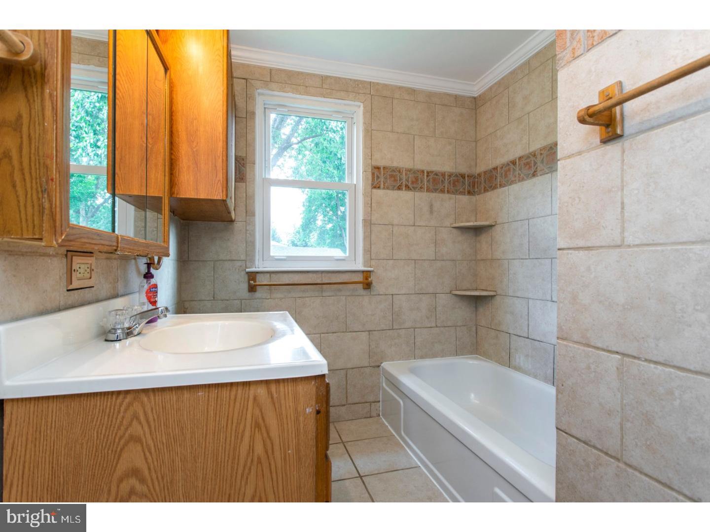 206 Crestview Road Hatboro, PA 19040 - Photo 16 of 25 Gallery Image 16