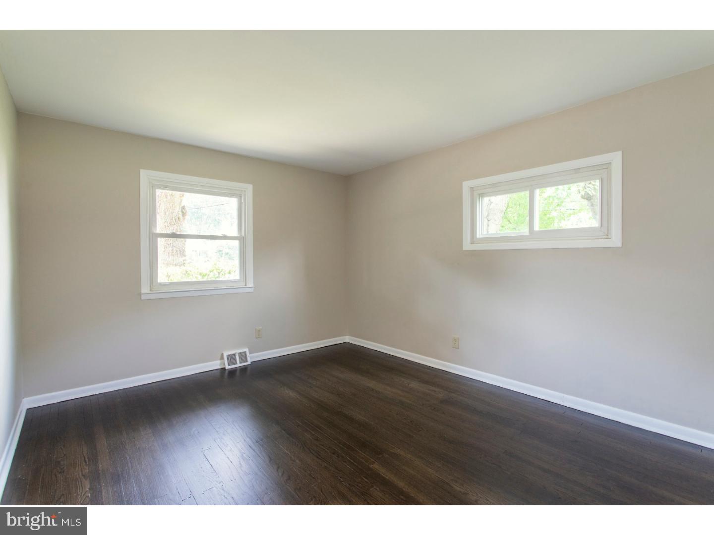 206 Crestview Road Hatboro, PA 19040 - Photo 17 of 25 Gallery Image 17