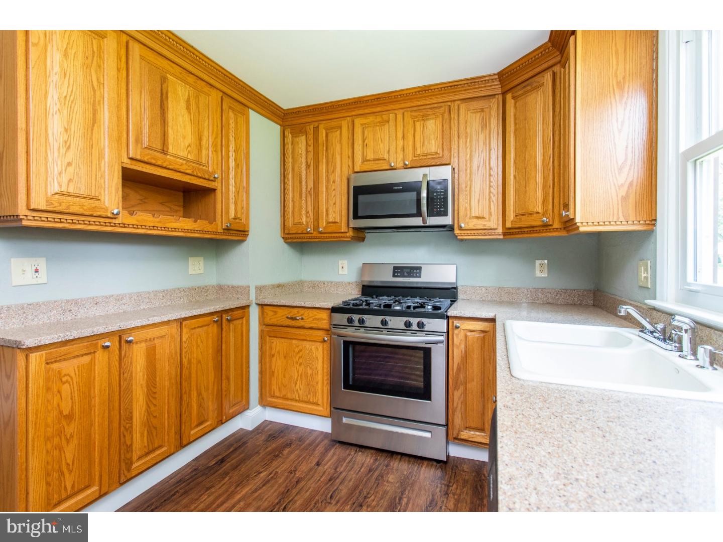 206 Crestview Road Hatboro, PA 19040 - Photo 8 of 25 Gallery Image 8