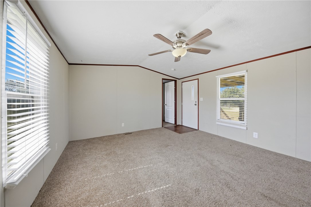 10854 Winn Road Franklin, TX 77856 - Photo 15 of 18 Gallery Image 15