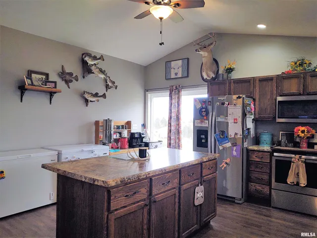 $196,000 | 1470 Old Bloomfield Road, Vienna, IL 62995