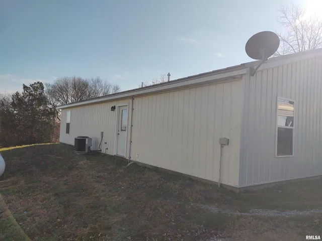 $196,000 | 1470 Old Bloomfield Road, Vienna, IL 62995