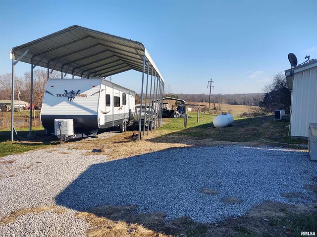 $196,000 | 1470 Old Bloomfield Road, Vienna, IL 62995