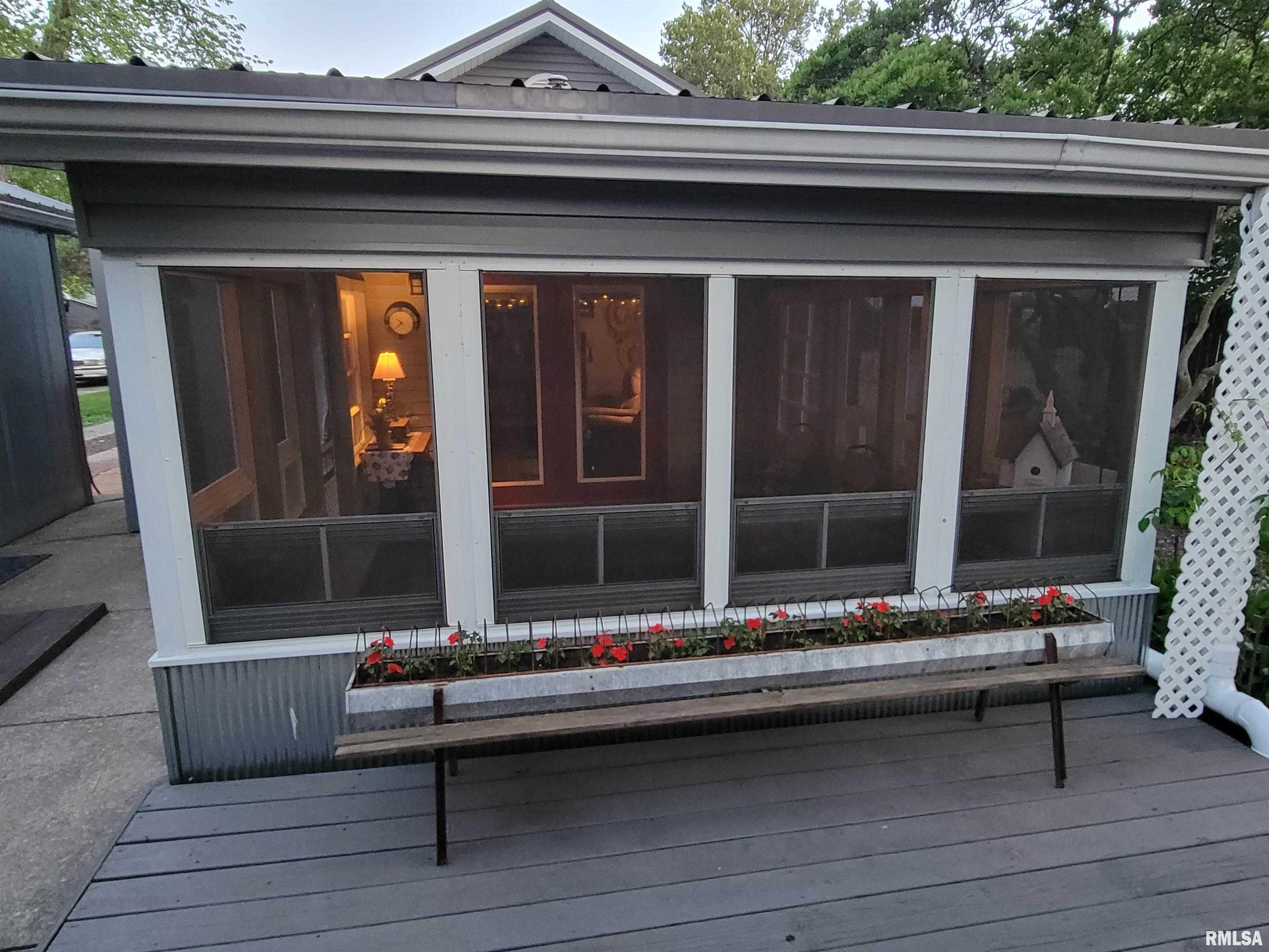 413 East 5th Street Flora, IL 62839 - Photo 11 of 100 Gallery Image 11