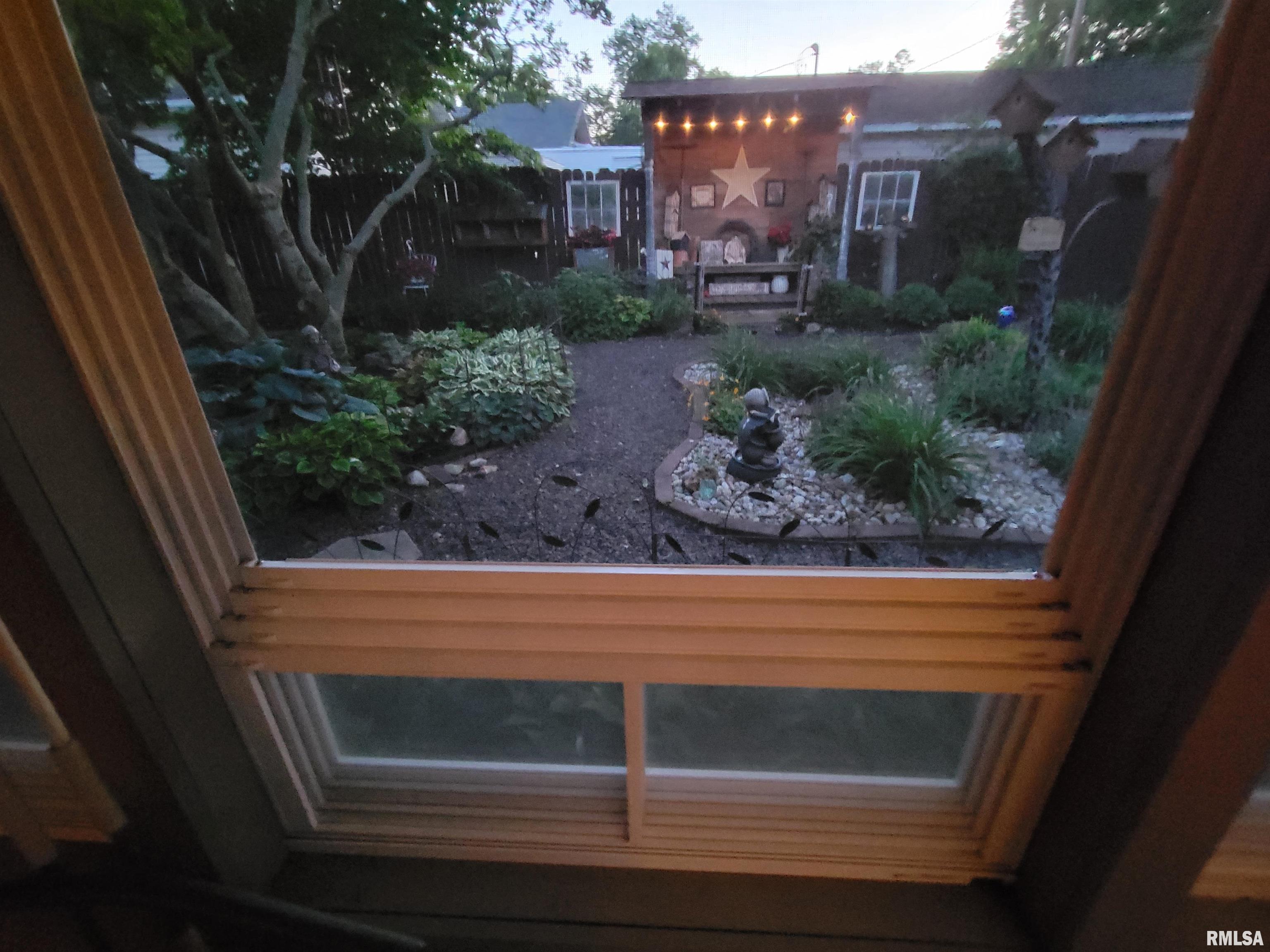 413 East 5th Street Flora, IL 62839 - Photo 14 of 100 Gallery Image 14