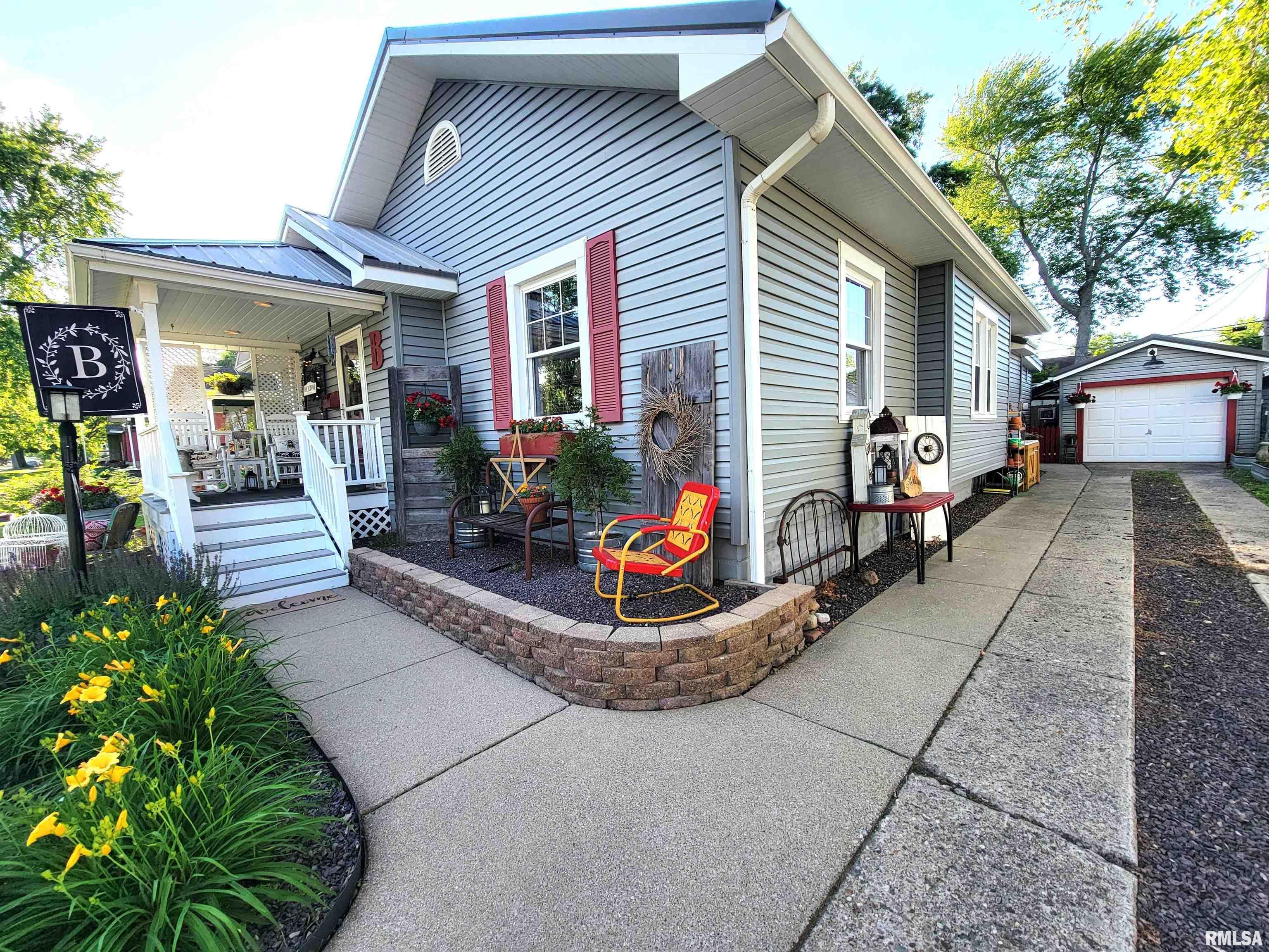 413 East 5th Street Flora, IL 62839 - Photo 2 of 100 Gallery Image 2