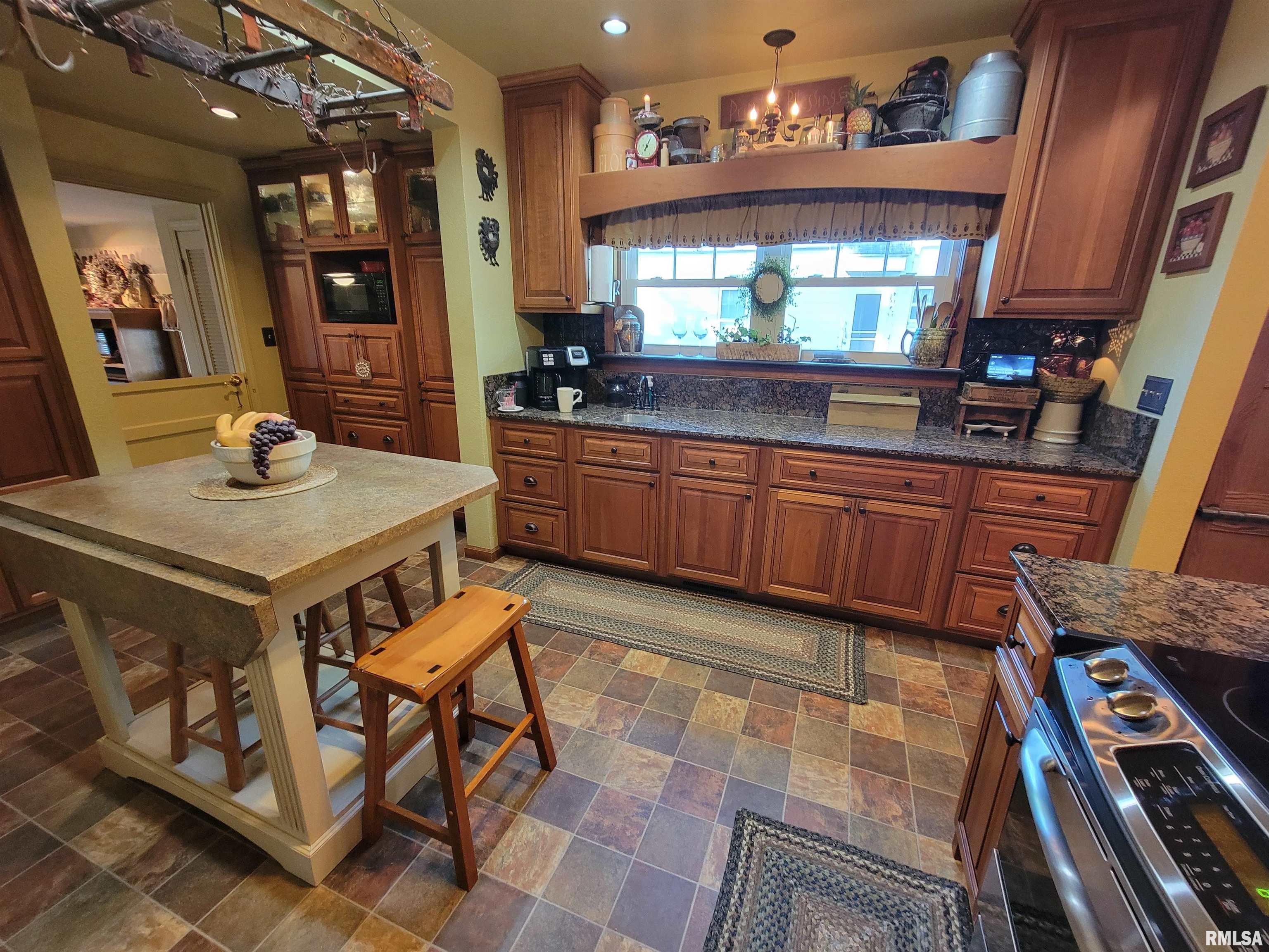 413 East 5th Street Flora, IL 62839 - Photo 31 of 100 Gallery Image 31