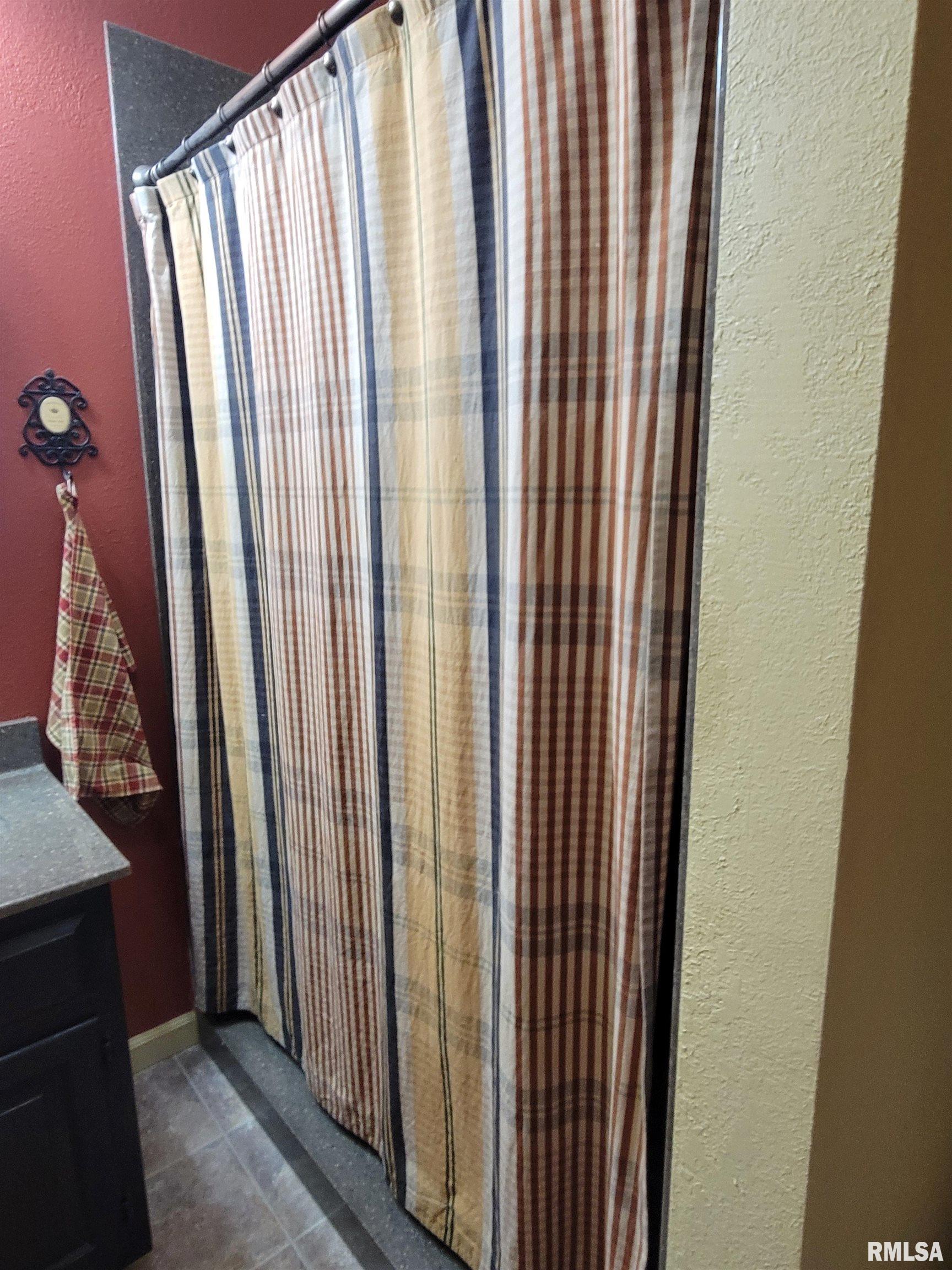 413 East 5th Street Flora, IL 62839 - Photo 62 of 100 Gallery Image 62
